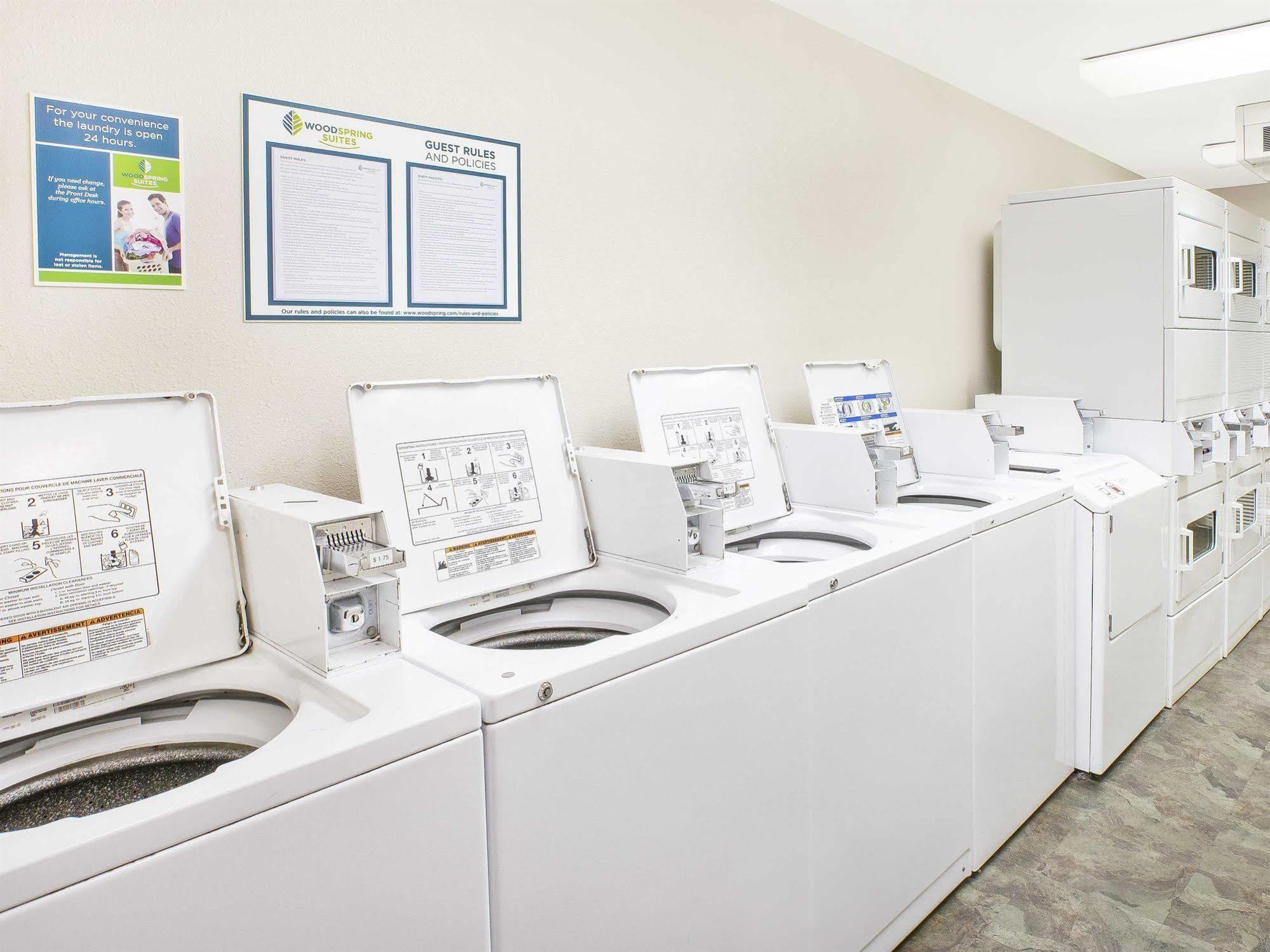 Woodspring Suites Holland - Grand Rapids Buitenkant foto