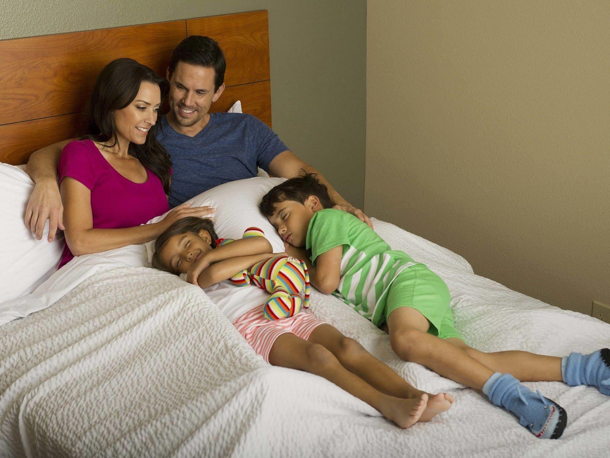 Woodspring Suites Holland - Grand Rapids Buitenkant foto